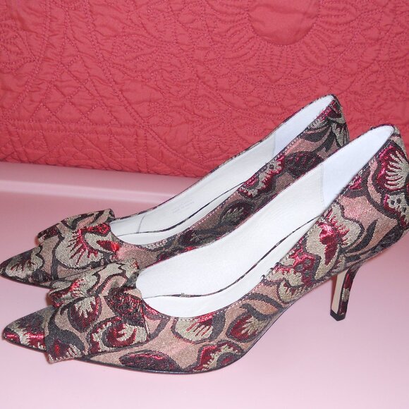 Bettye Muller 7M Brocade High Heels Red Olive Pointy Toe Pumps - Picture 3 of 9